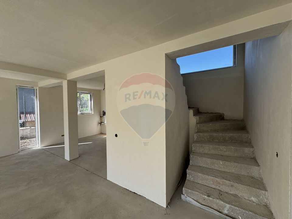 Casă spațioasă cu 5 camere în Corpadea - liniște, natură și confort