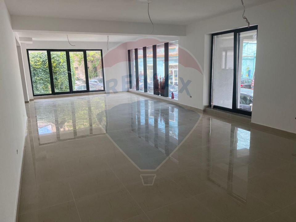 144sq.m Commercial Space for rent, Unirii area