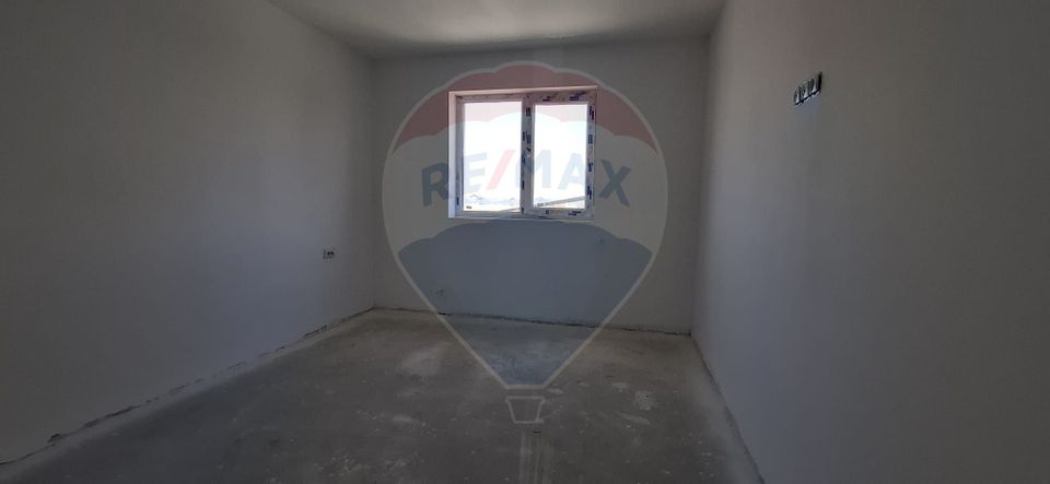 4 room House / Villa for sale