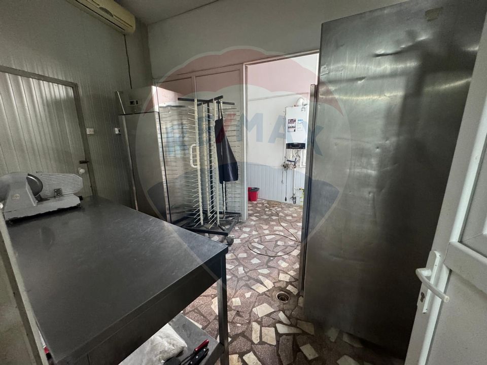 Spațiu comercial de 900mp de închiriat în zona Romanesti