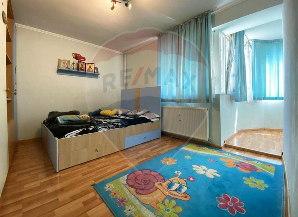 4 room Apartment for rent, Spitalul Judetean area