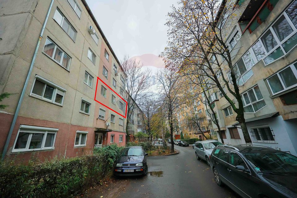 Apartament 3 camere de vânzare în zona Rogerius