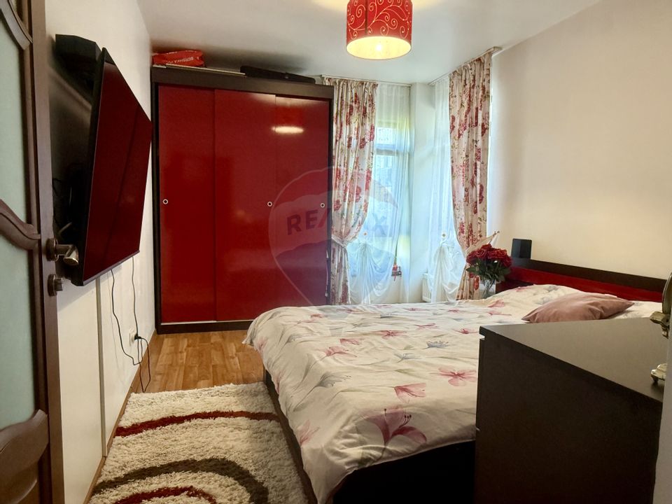 Apartament cu 3 camere de vânzare, etaj 2, zona Sud