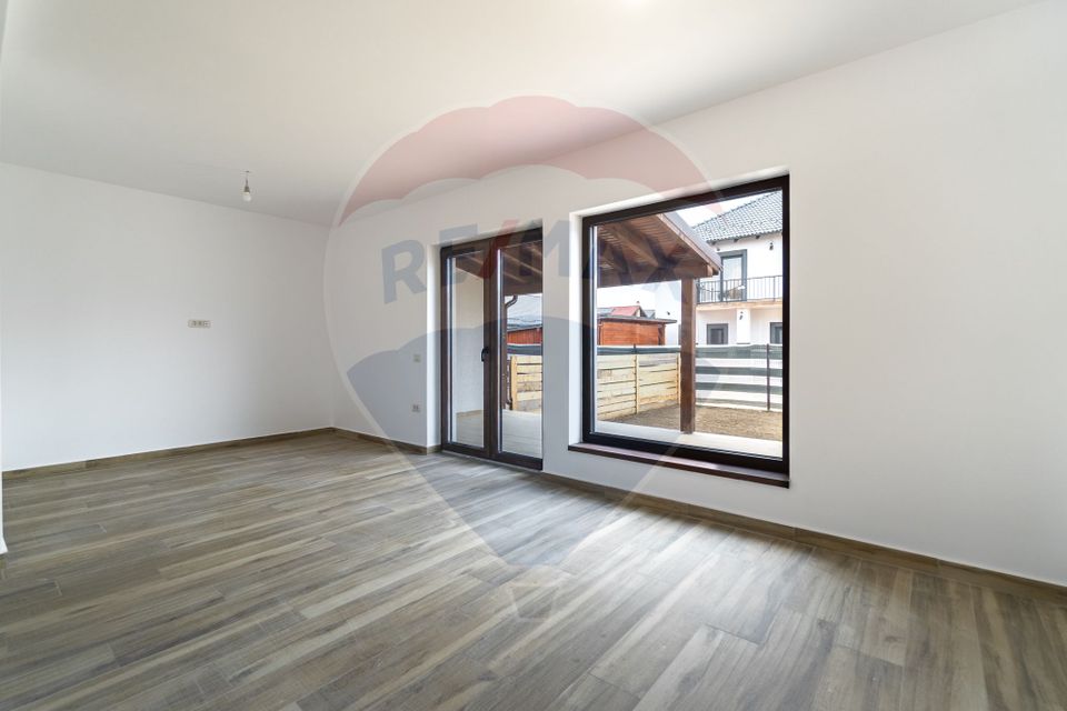 4 room House / Villa for sale