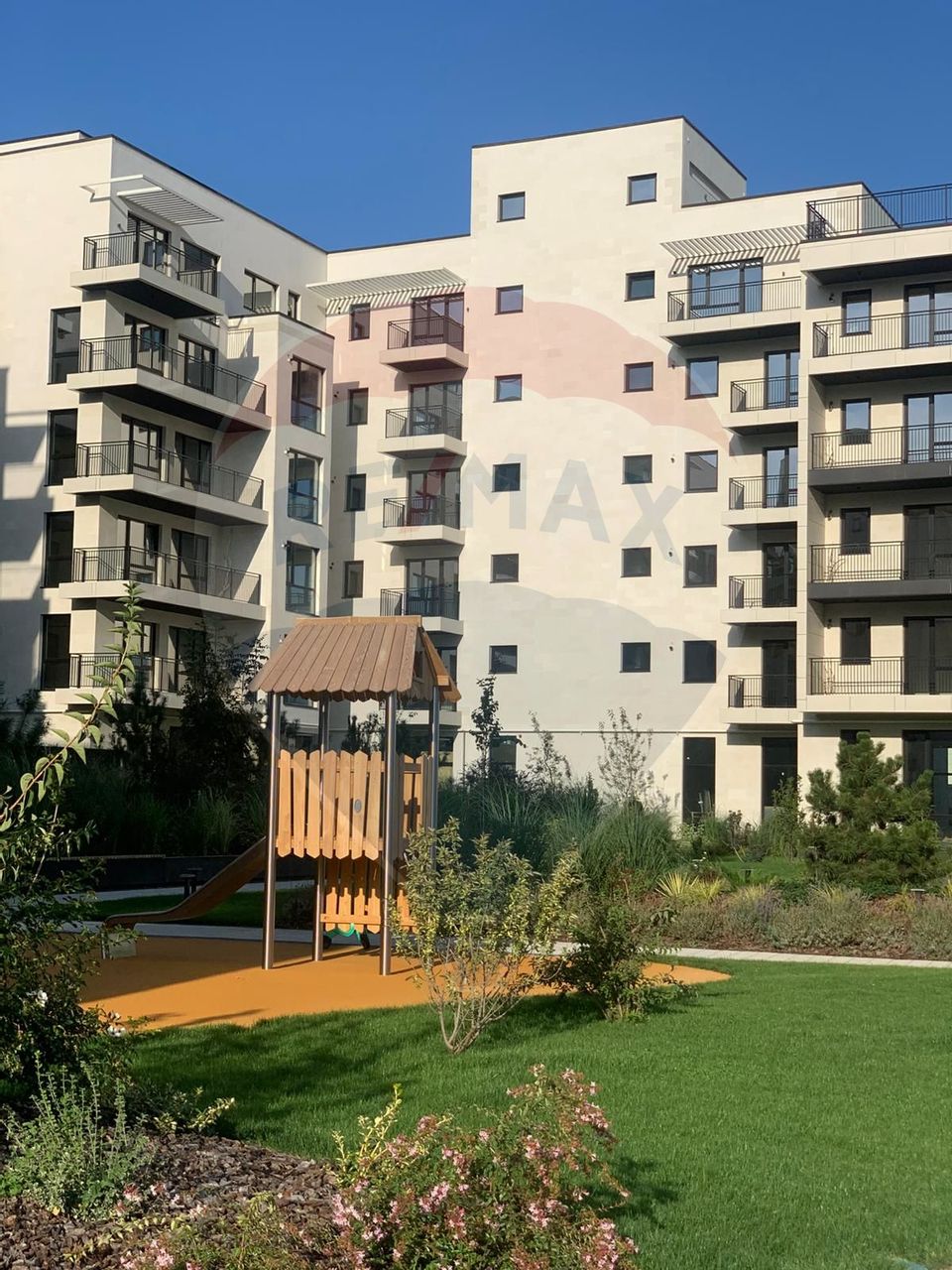 De Vânzare Apartament 2 Camere Complex Nou în Pipera