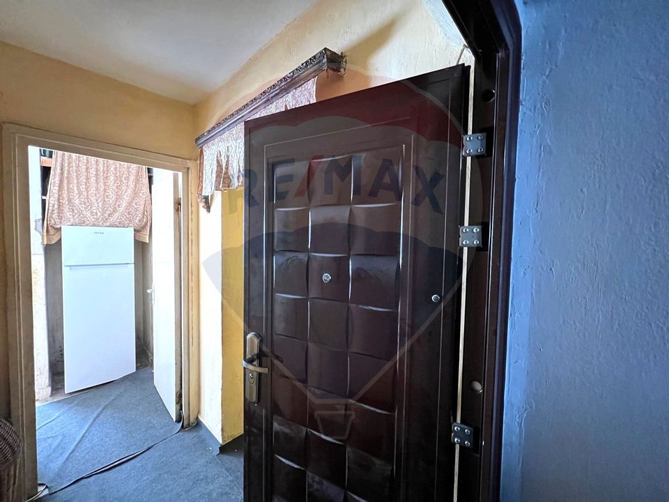 Apartament cu 2 camere decomandate de vânzare în zona Narcisa