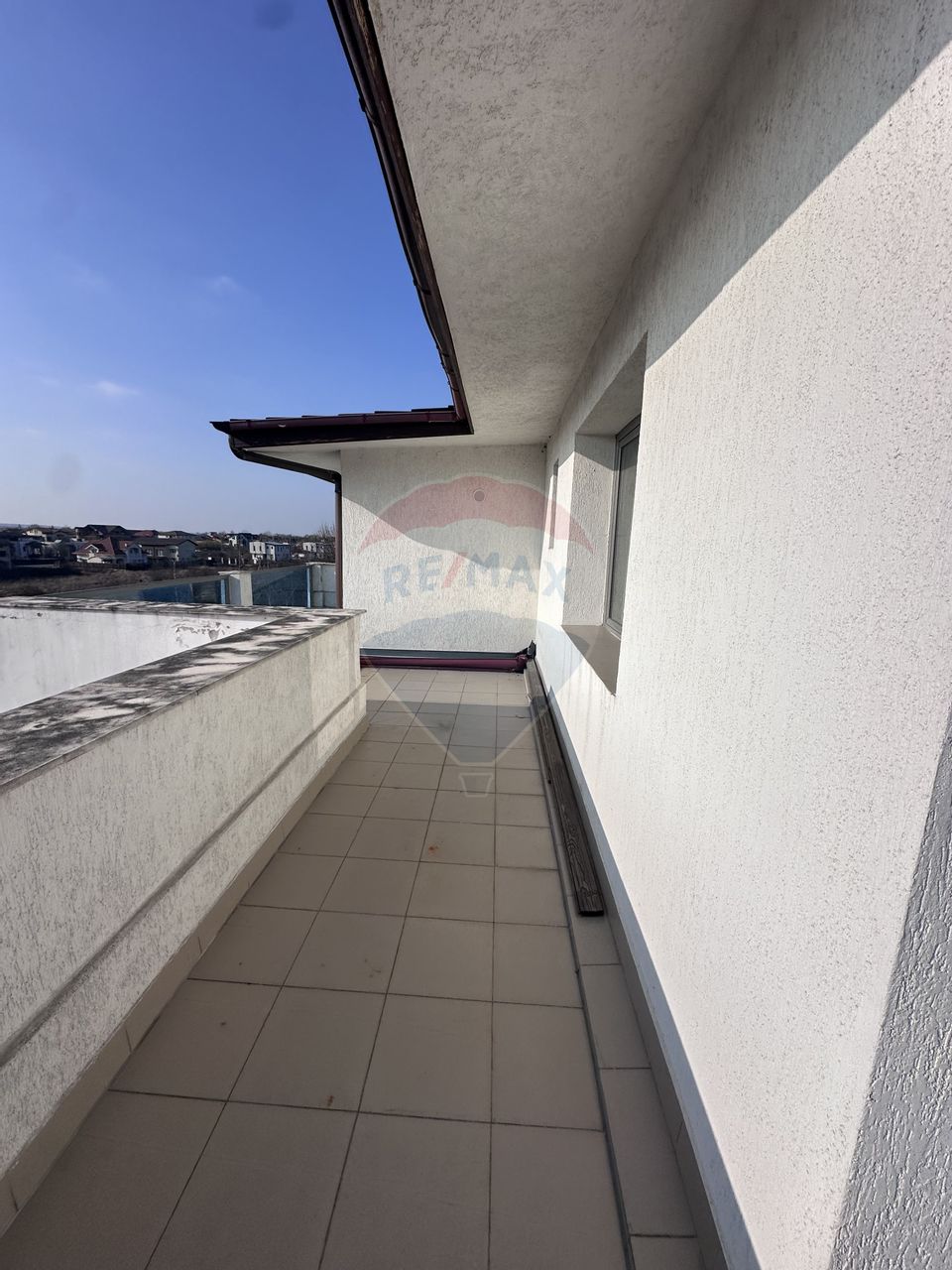 Apartament cu 4 camere de vânzare