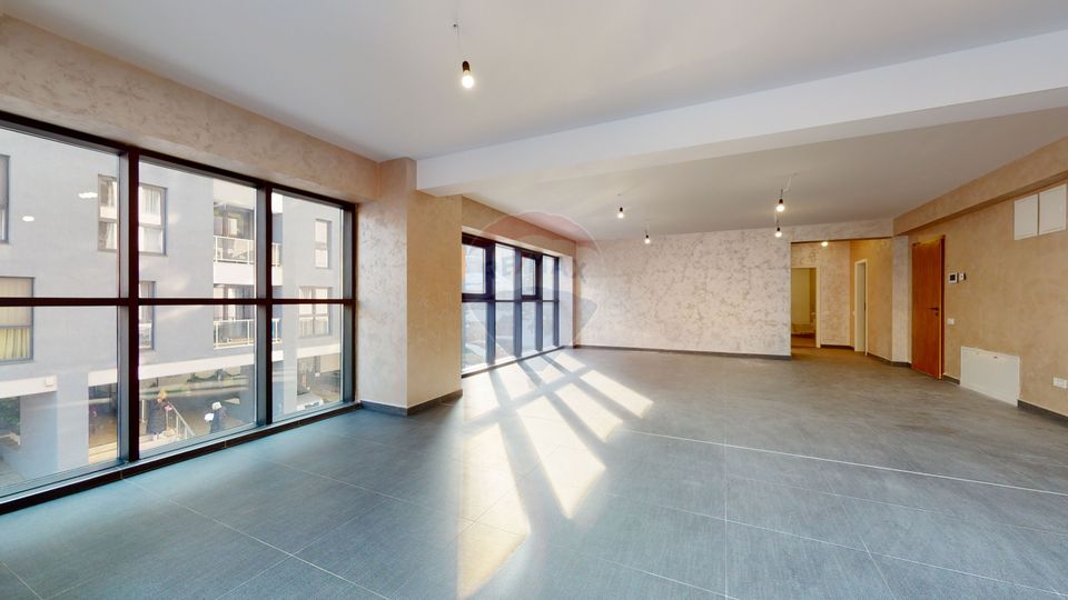 105sq.m Commercial Space for rent, Central area