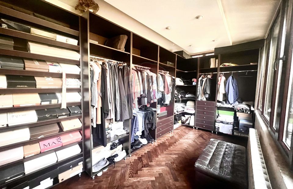 5 room House / Villa for sale, Primaverii area