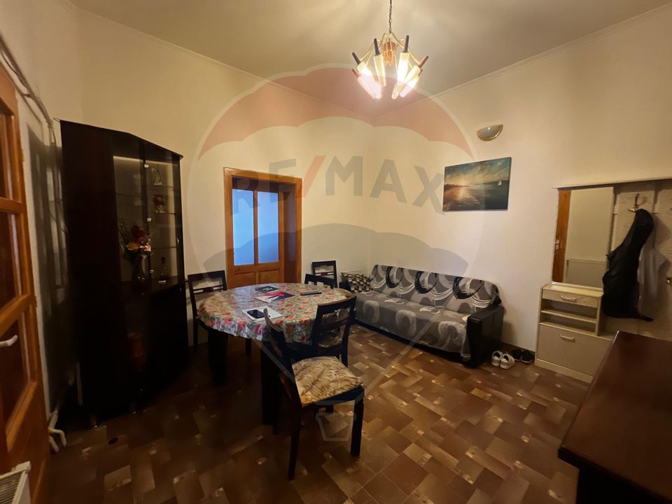 3 room Apartment for sale, Podgoria area