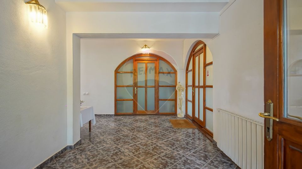 Vilă S+P+E+M | 878 mp utili | teren 1.404 mp | în Poiana Brașov