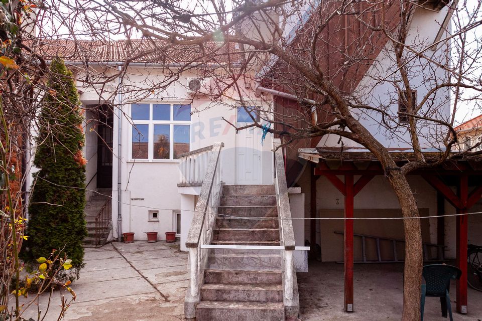 Apartament deosebit 4 camere, 221 m² utili zona Piata Catedralei