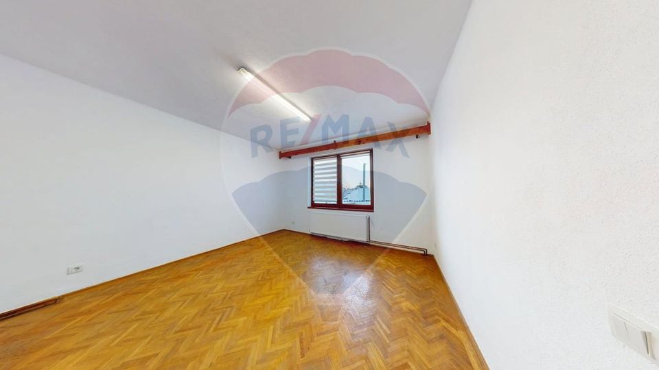 Casă cu 3 camere de vânzare Calea Dumbravii