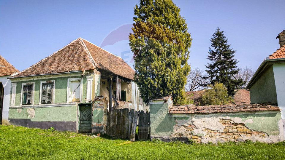 Casă săsească Transilvania - teren generos și potențial de extindere