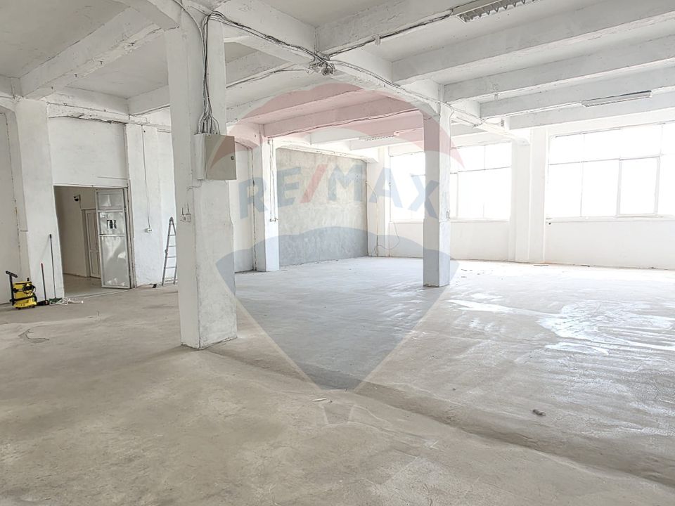 Spațiu 202 mp etaj 3 lift marfa Baicului ideal atelier , sala sport