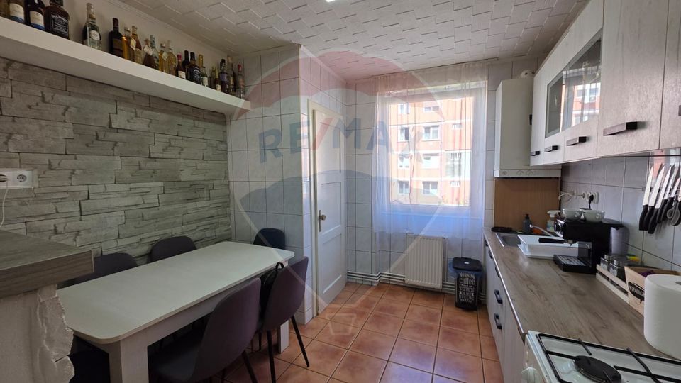 Apartament cu 3 cam de vânzare, str. Feleac, G. Campului