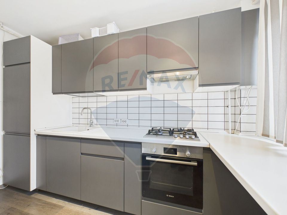 Apartament cu 3 camere de vânzare în zona Dristor