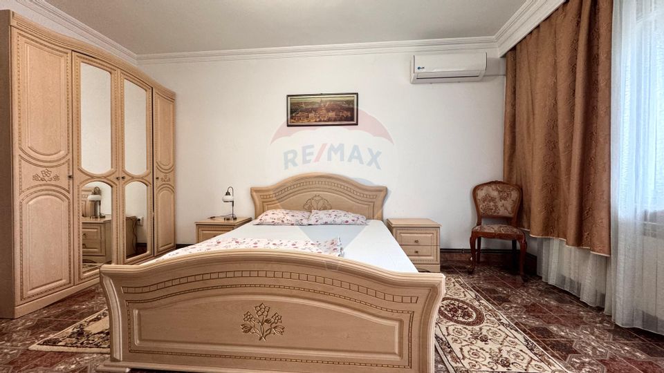 10 room House / Villa for sale, Km 4 area