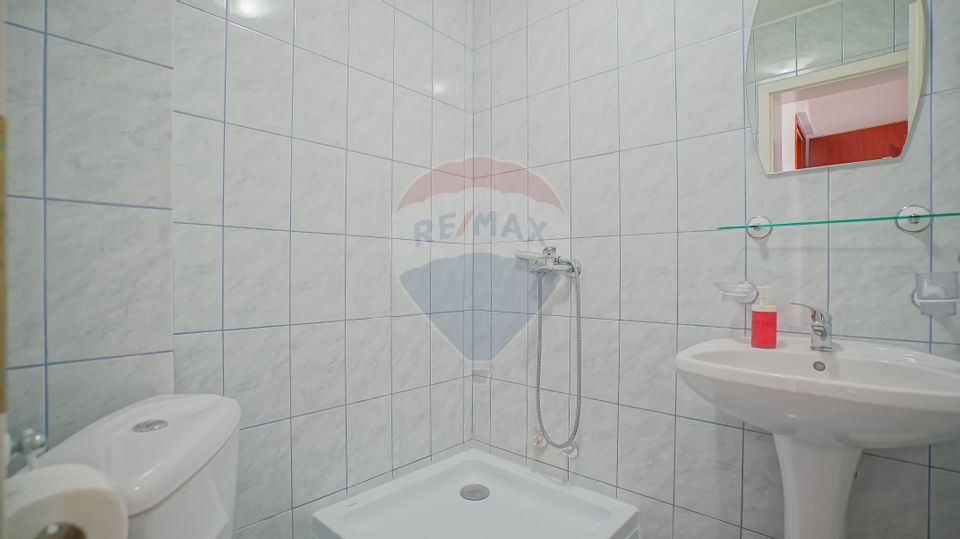 Hotel/Pensiune de vânzare cu 28 camere, Predeal,în zona Cioplea