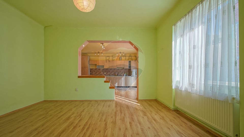 5 room House / Villa for sale