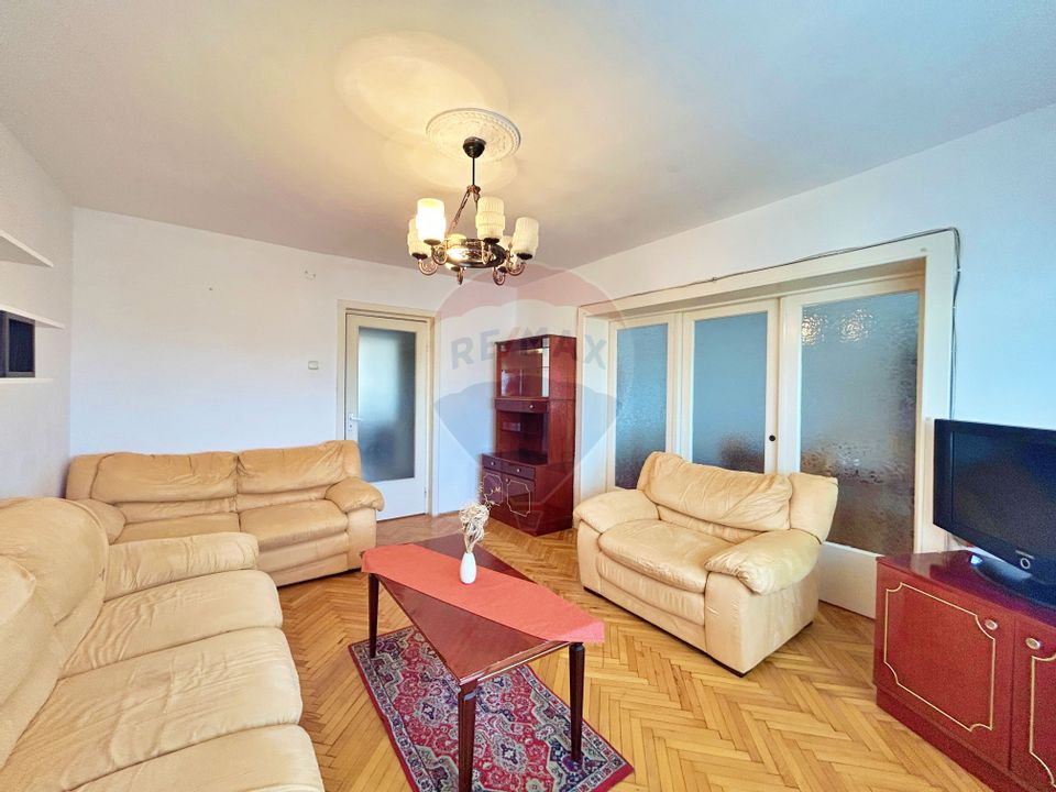 Apartament cu 4 camere de închiriat în zona ultracentrală/Arad