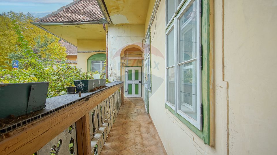 Casă singură în curte, de închiriat, Schei!