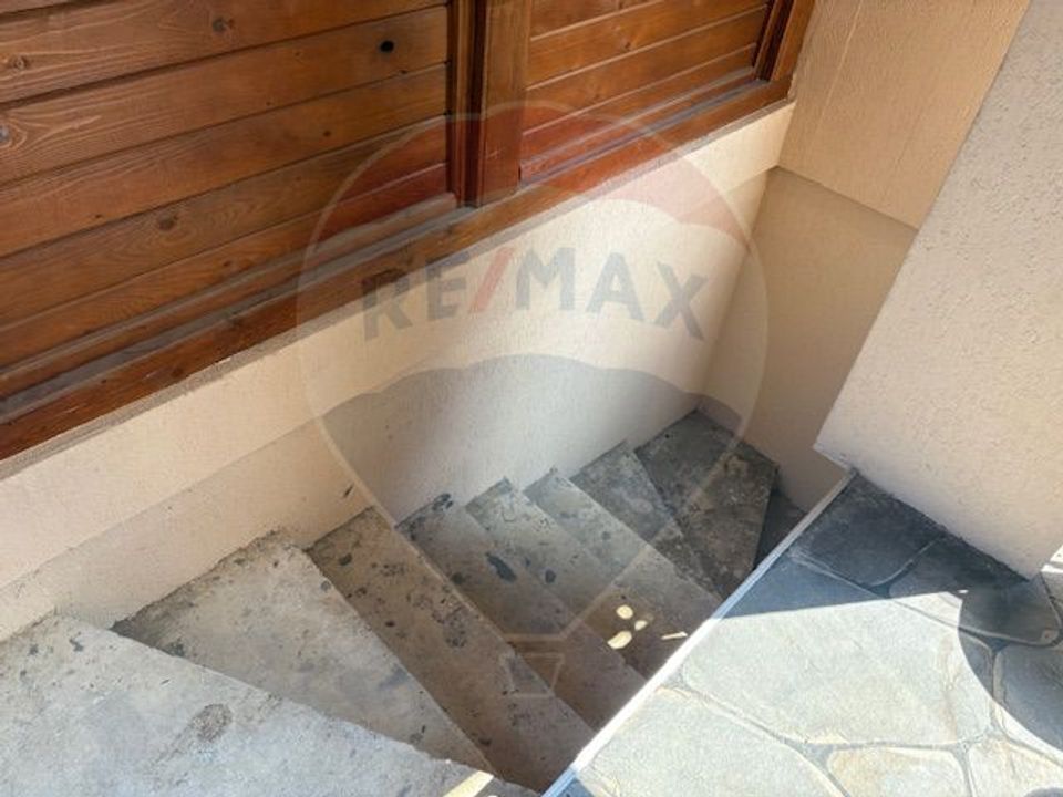 Casă / Vilă cu 5 camere de vânzare