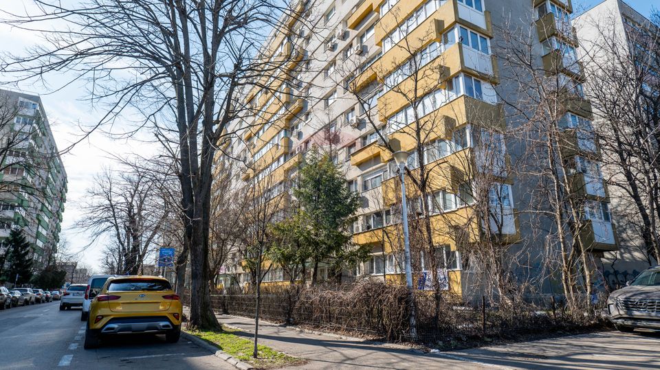 Apartament 2 camere de vânzare Metrou Parc Bazilescu, renovat complet