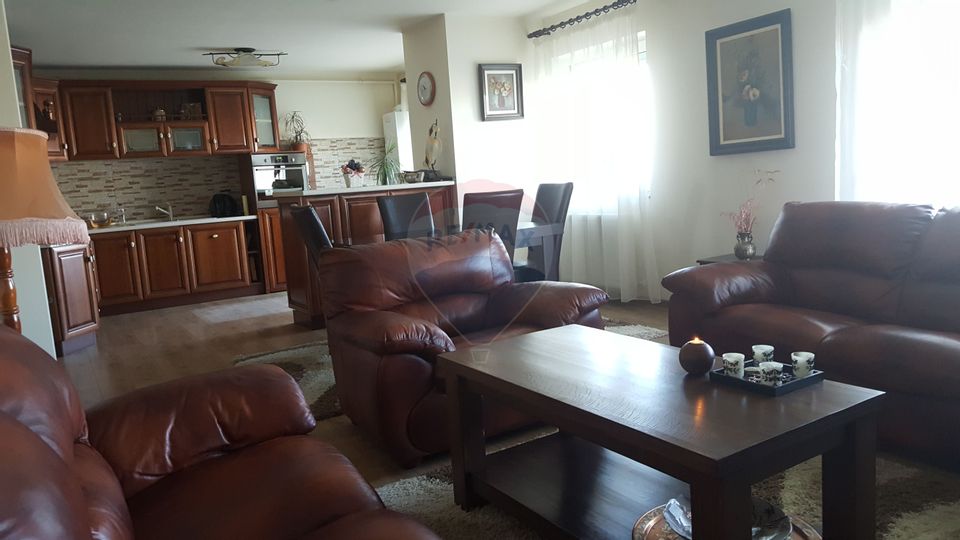 4 room Apartment for sale, Europa area