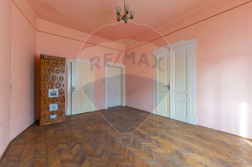 Apartament ultracentral 3 camere de vanzare