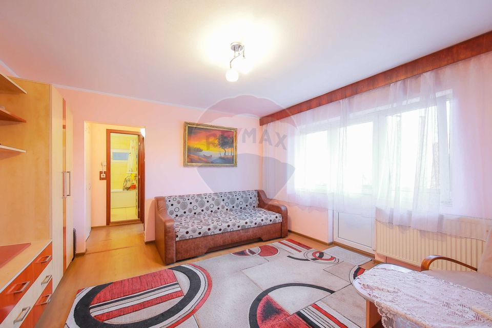 Apartament cu 3 camere de vânzare în zona Calea Aradului