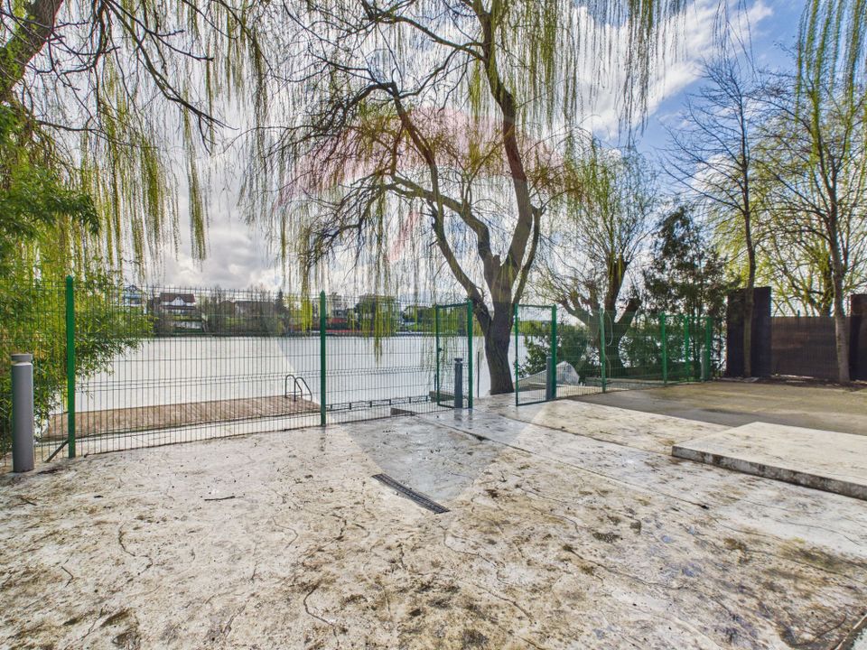 Casa / Vila cu 8 camere de vanzare