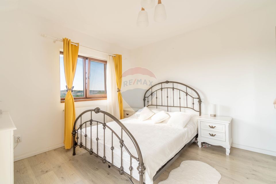 Casa de vanzare, Jucu de Sus teren 811mp, 4 Camere, 2 Bai, Priveliște