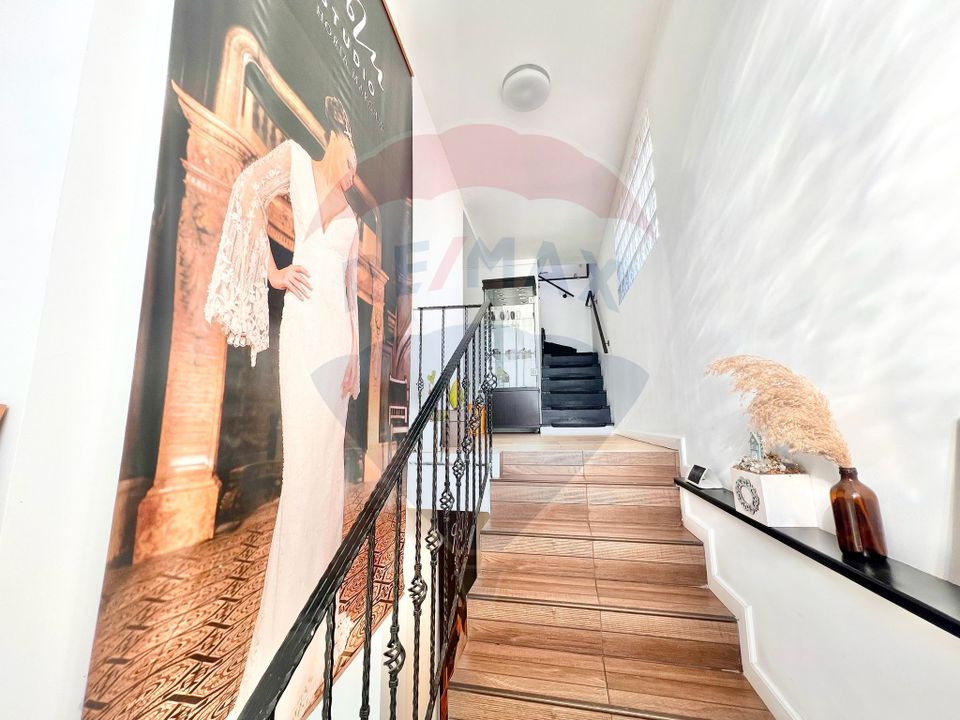 12 room House / Villa for sale, Decebal area