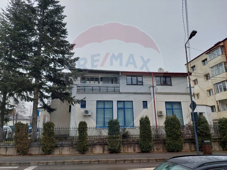 320sq.m Commercial Space for rent, Ultracentral area