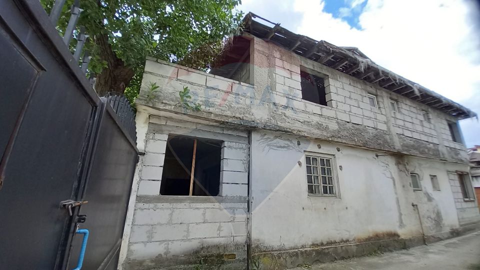 Casă / Vilă cu 21 camere de vânzare în zona Alexandriei