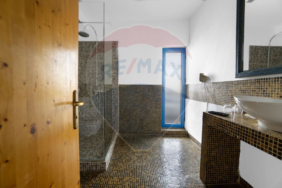 39 room Hotel / Pension for sale