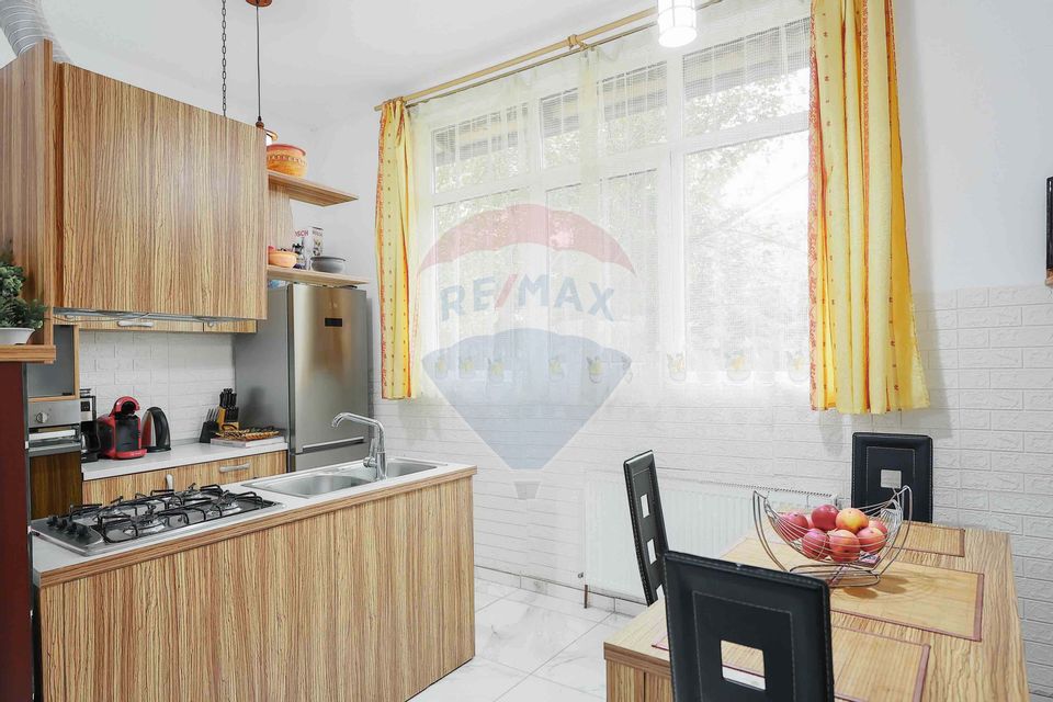 Apartament ultracentral cu garaj, strada Dunărea Nr. 9, de vânzare