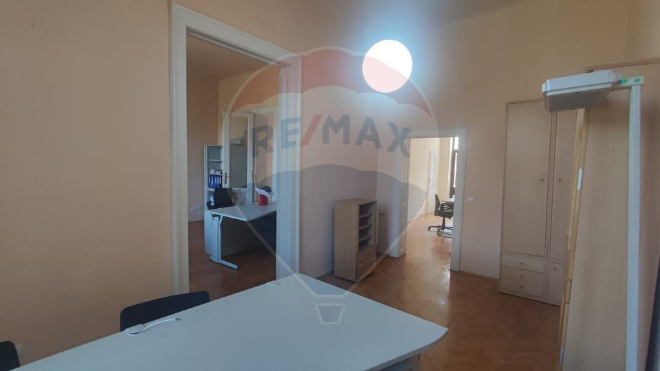 Spațiu birouri flexibil 130 mp de inchiriat zona Podul Intelectualilor