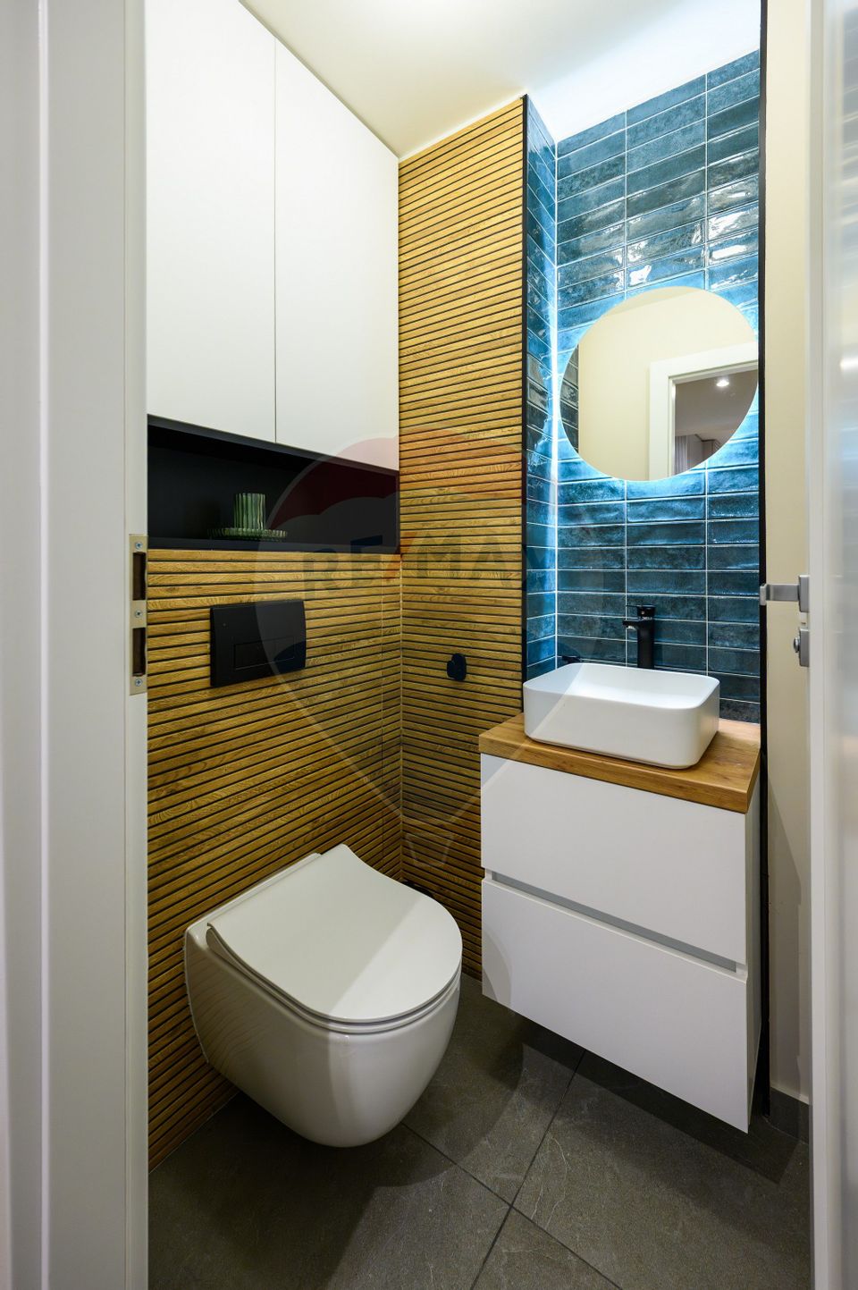 Apartament renovat, modern, cu 3 camere, de vânzare în Grigorescu