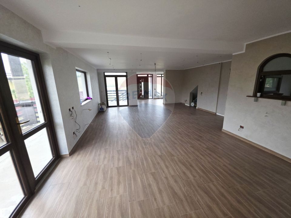 Casa  si  teren zona Balaurul