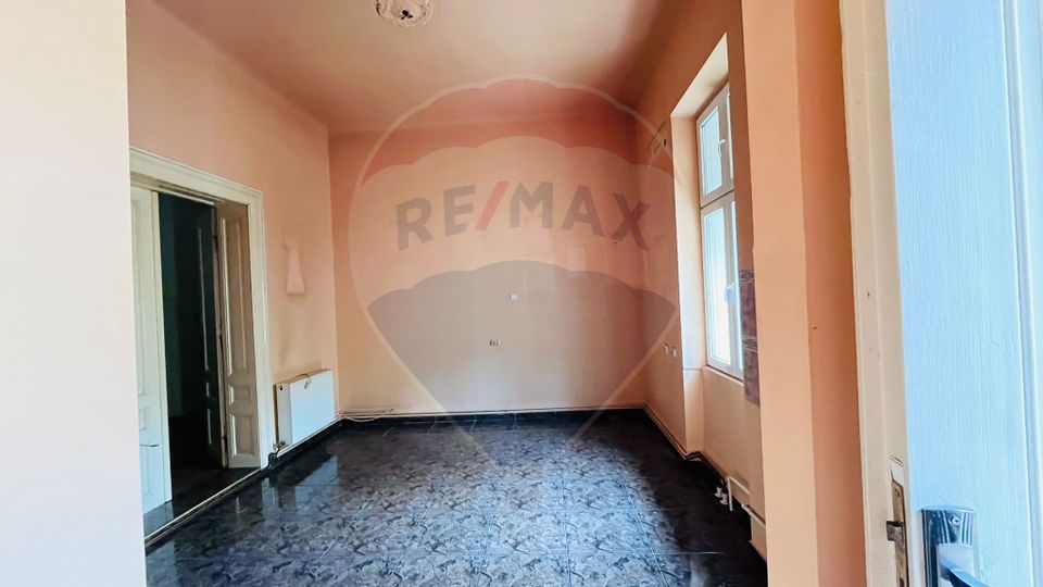 Casă / Vilă cu 3 camere de vânzare în zona Eminescu