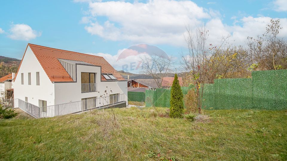 Armonie între tradiție și modernitate – Vilă contemporană în Brasov