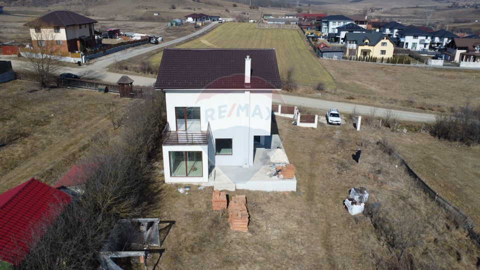 5 room House / Villa for sale