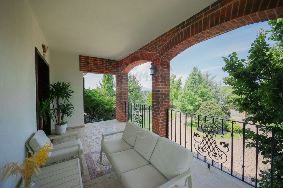 Vilă mediteraneană premium cu piscină, de vânzare, zona Dealuri Oradea