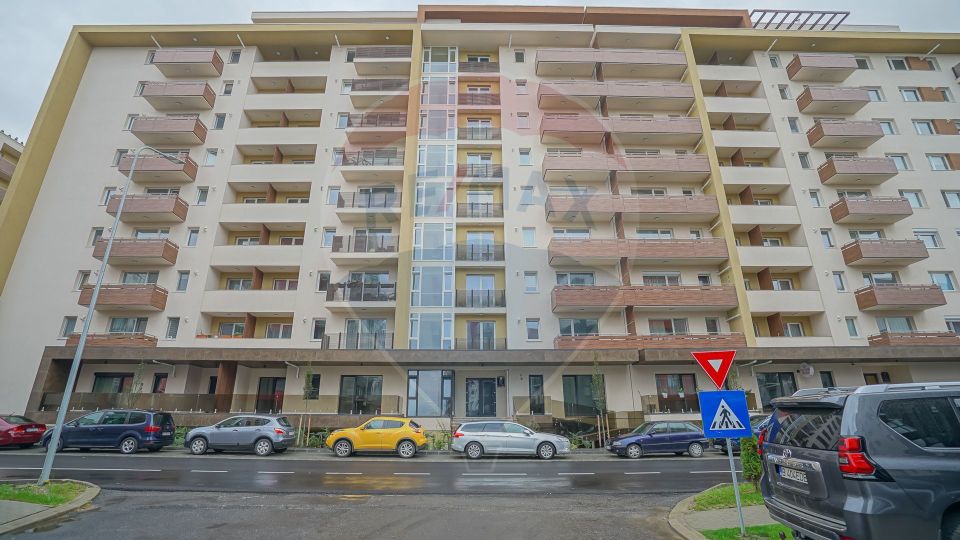 Apartament cu 2 camere de închiriat în zona Tractorul