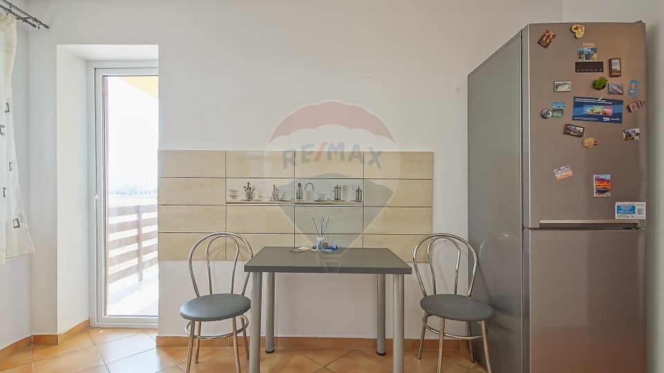 Apartament 2 Camere Subcetate - Mobilat, Parcare, Liniște lângă Brașo