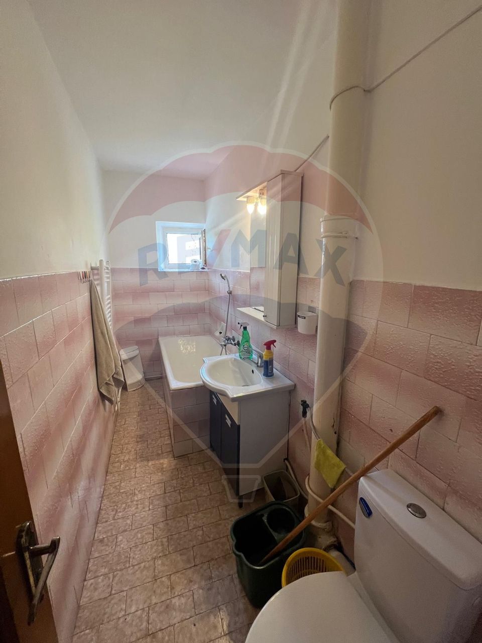 Apartament cu 2 camere de vânzare în zona Gara