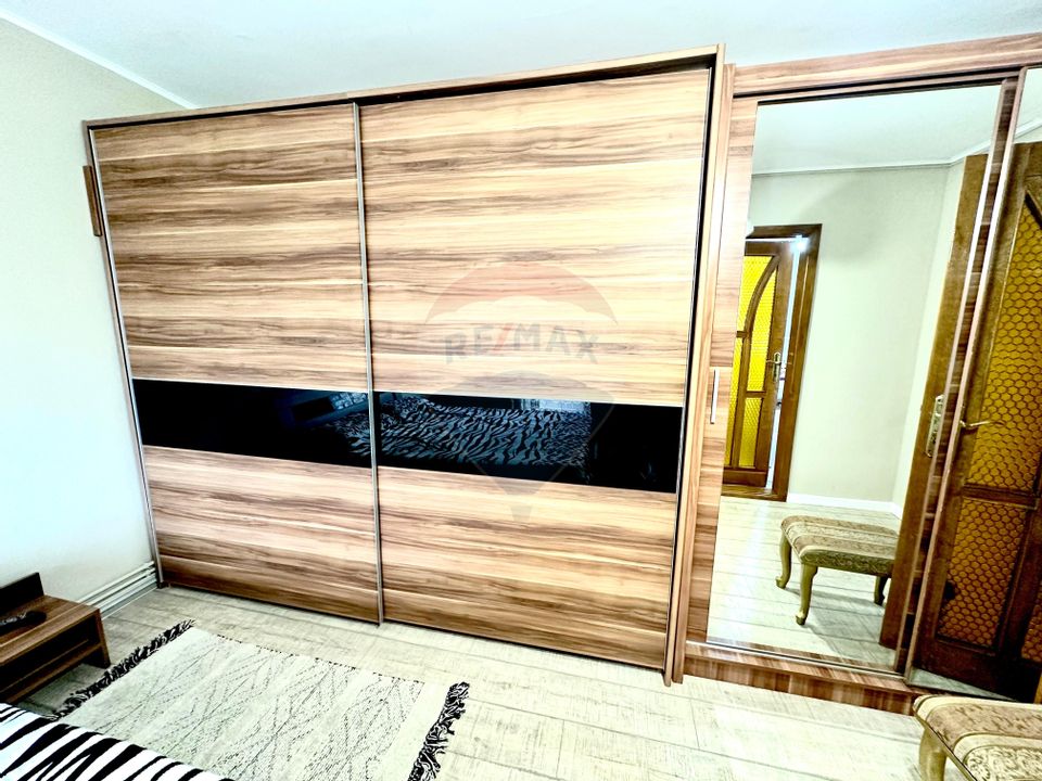 Apartament cu 3 camere de închiriat în zona Micalaca