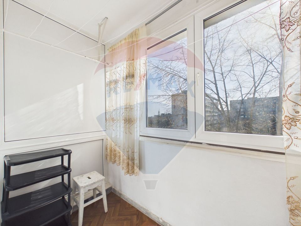 Apartament cu 2 camere de vanzare în zona Pajura